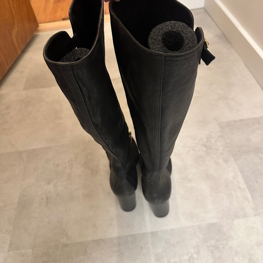 Women's Vince Camuto tall black leather & suede high heeled boots SZ 9 1/2 - Picture 4 of 12